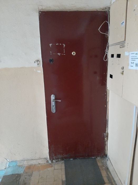 Дверь железный прочный