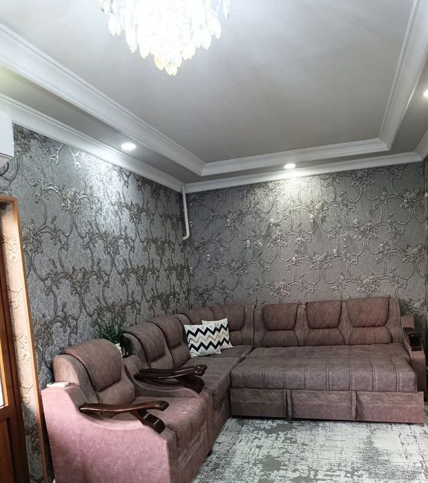 Темно серый диван от фирмы' Pantera'..