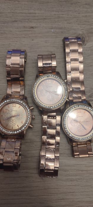 LOT 4 CEASURI Geneva Dama Cititi anuntul