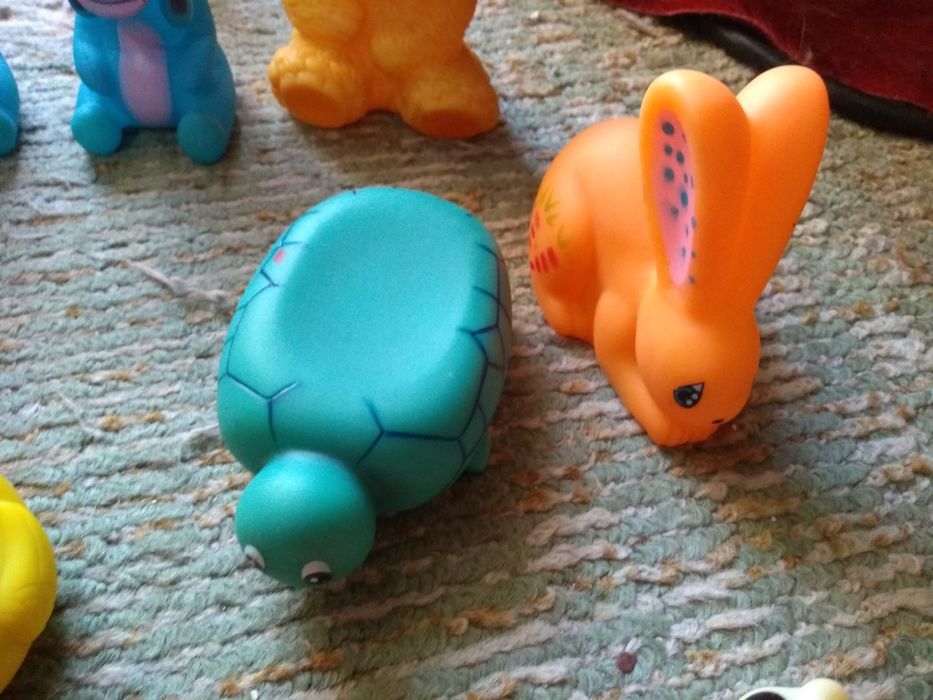 Стари гумени играчки