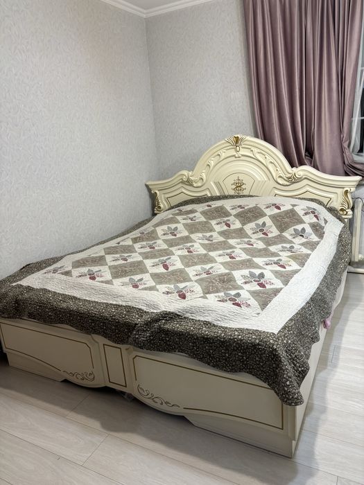 Срочно продам спальный гарнитур