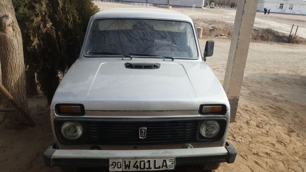 Нива мошин сотилоди