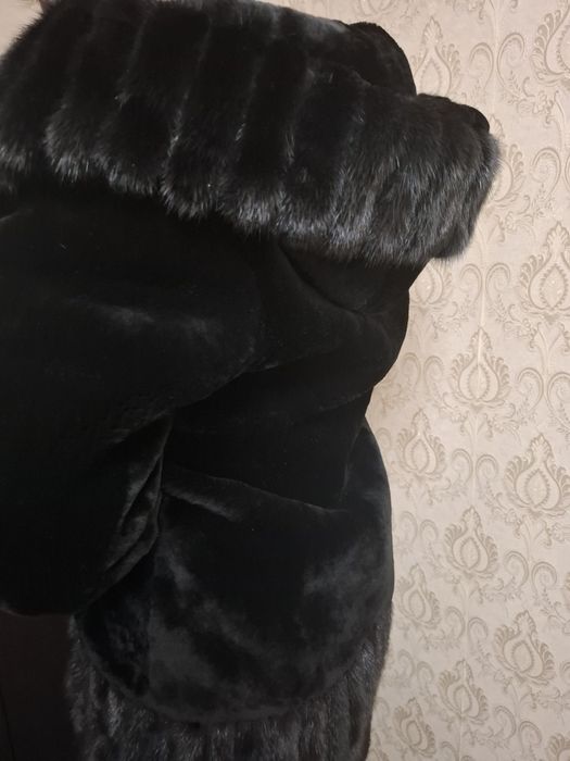Шуба с капюшоном