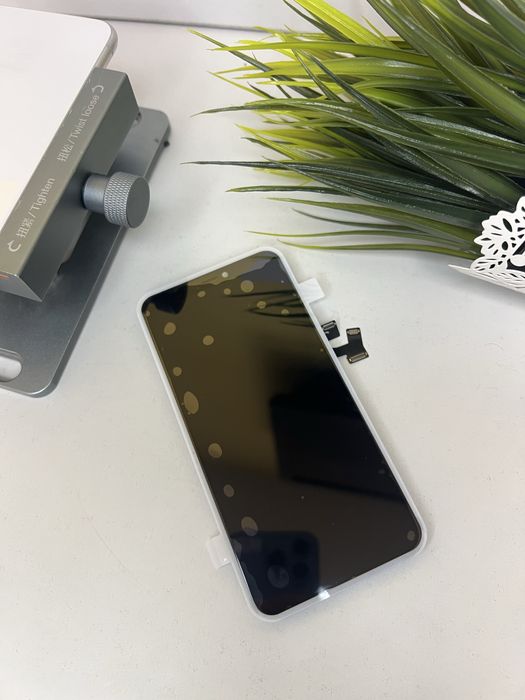 ОРИГИНАЛЕН Pulled Дисплей за iPhone 11 Pro 12 м. гаранция!