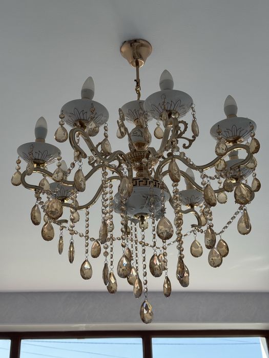 Продам люстру в классическом стиле