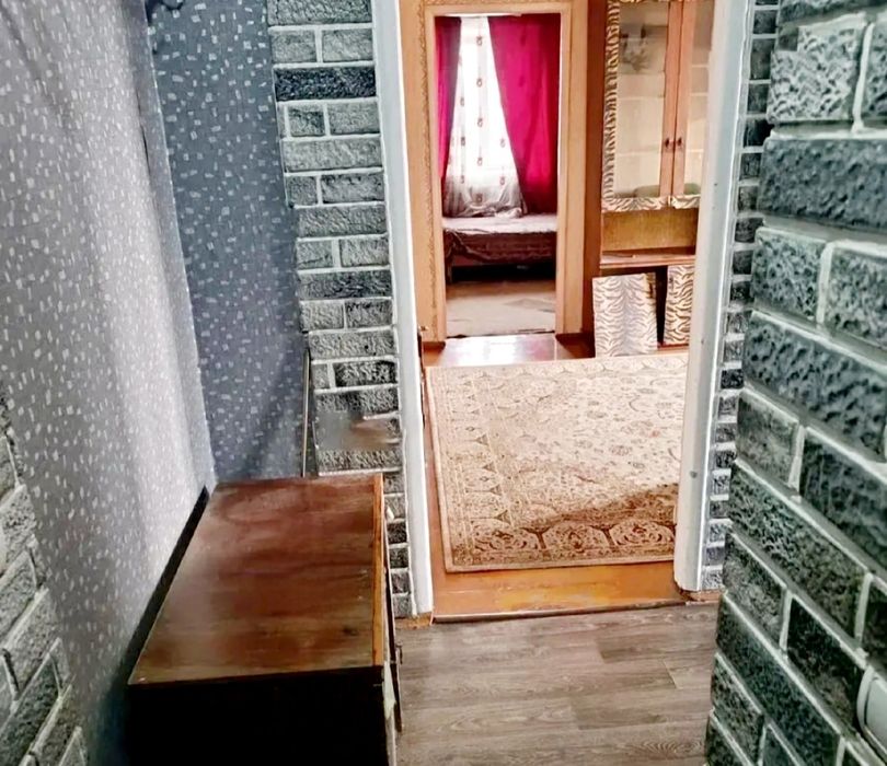 продам 3-х ком. 56в. центр 2-этаж
