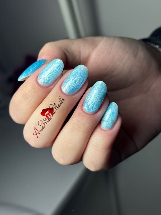 Manichiura!! Locuri libere la unghii