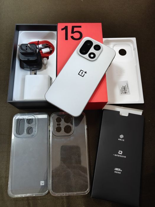 OnePlus 15 16/256 като нов