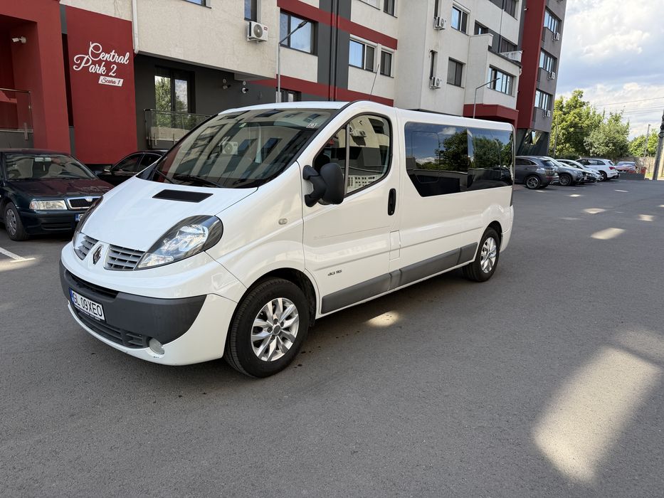 Inchirieri microbuze 8+1 automate transport persoane si auto platforma