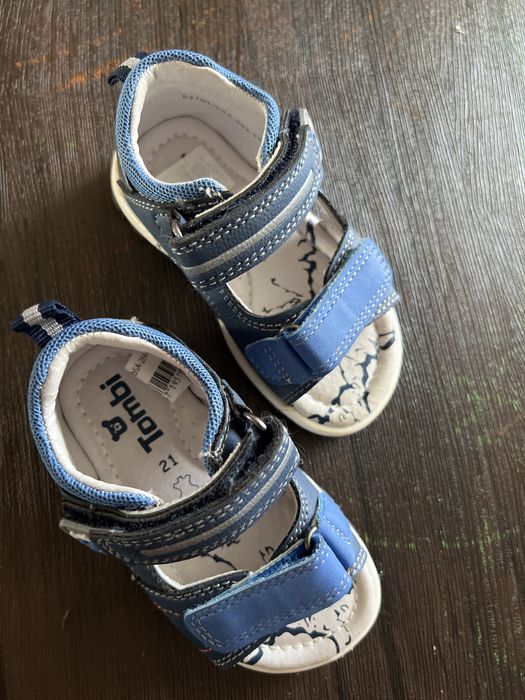 Продам сандали, 21 размера, новые.