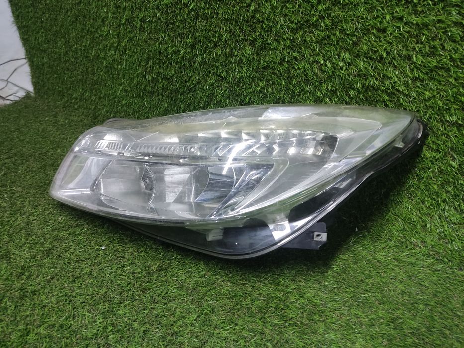 Фара  Opel insignia