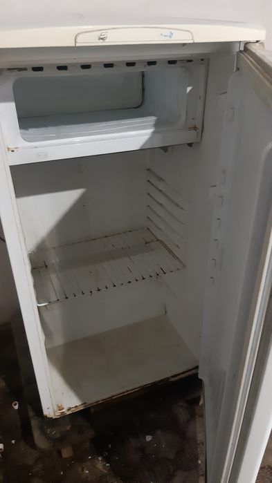 Холодилник сотилади