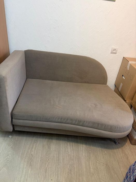 Продам диван компактный.Раскладывается