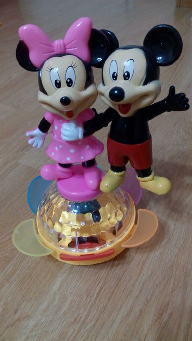 Количка с дистанционно, Музикална и танцуваща с диско-светлини играчка