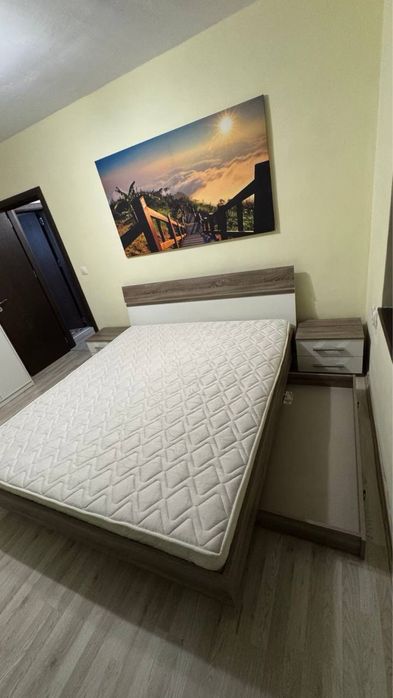 Спалня+матрак+нощни шкафчета