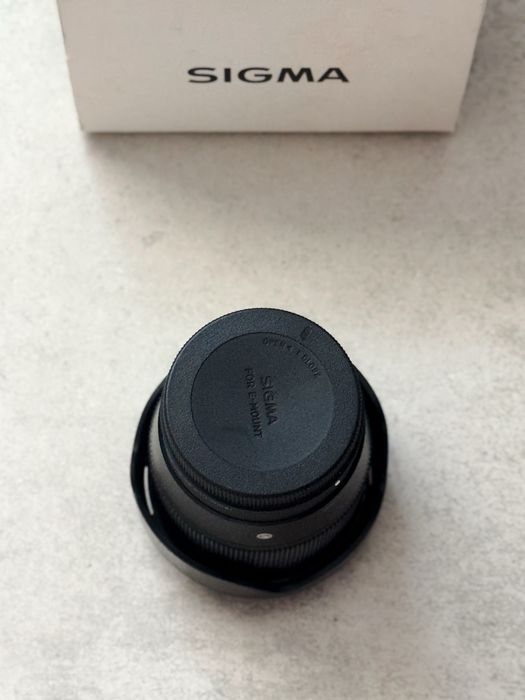 Объектив SIGMA 16mm F1.4 DC DN  Sony E-mount