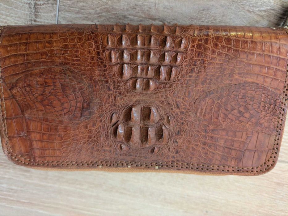 vand portofel barbatesc si de dama original din piele de crocodil (crocodil intreg, nu imprimeu)