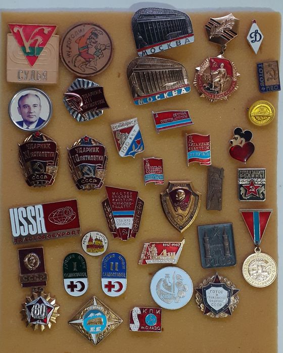Продам значки продам