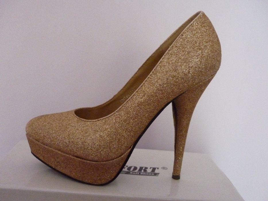 Дамски елегантни обувки номер 39