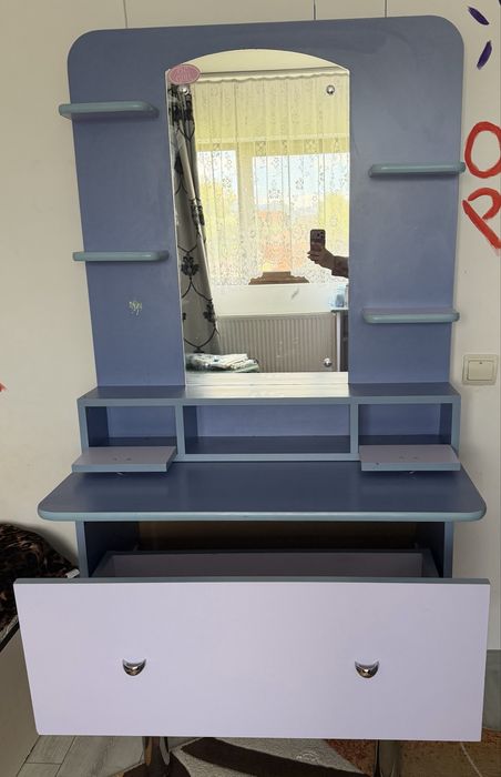 Set mobilier cameră tineret / adolescent