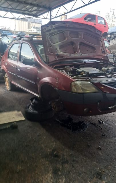 Far stanga Dacia Logan prima generatie