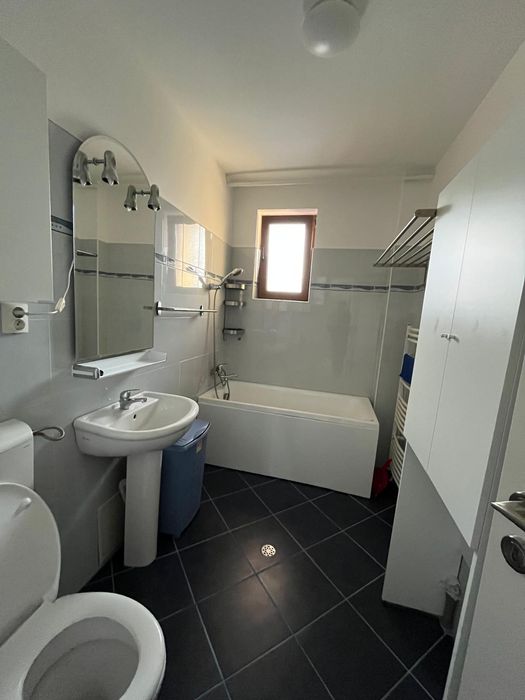 Închiriez apartament 3 camere - cartier Europa - 550 euro