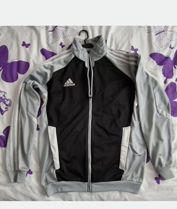 Vând bluza trening Adidas