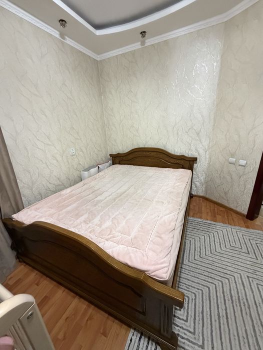 Спальный гарнитур. Кровать и шкаф