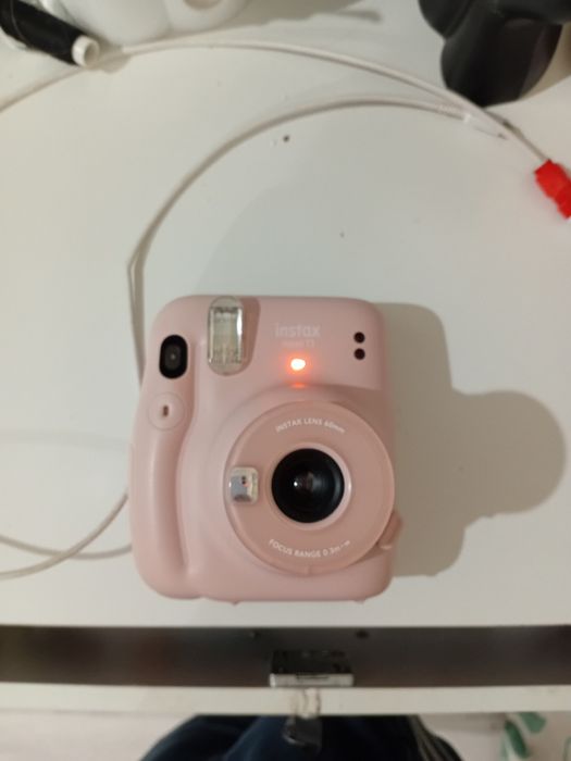 Продаётся Instax mini 11