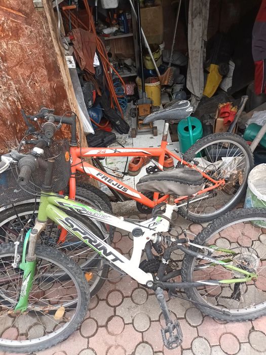 Vand urgent 4 biciclete  1500 lei
