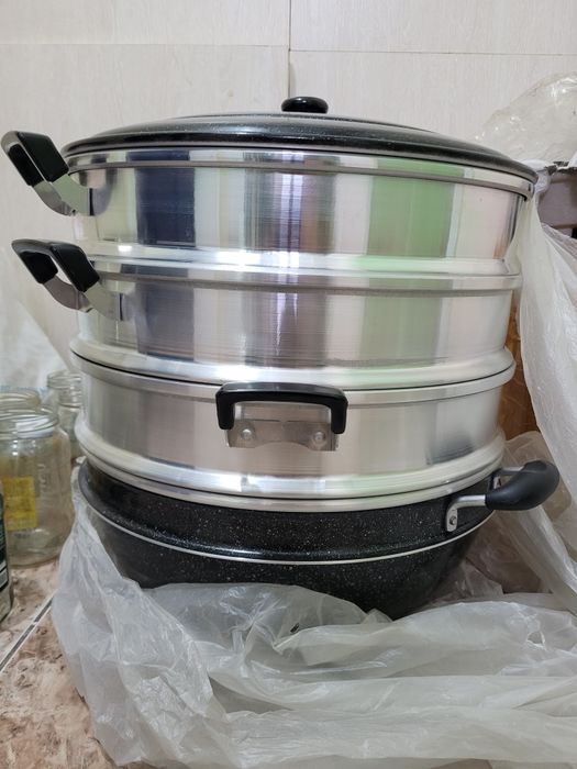 Огромная пароварка  мантоварака