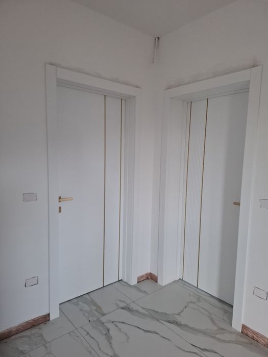 Montez Uși, Parchet, Bucătării, Scări și mobilier