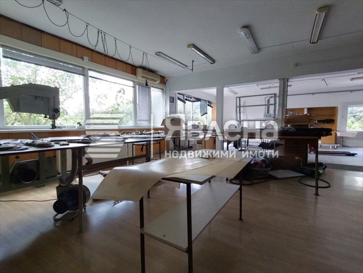 Продава се Промишлена сграда в Аксаково - 1000 кв.м за 400 €/кв.м - Снимка #11