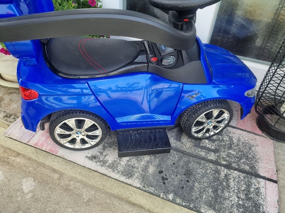 Masinuta copii BMW