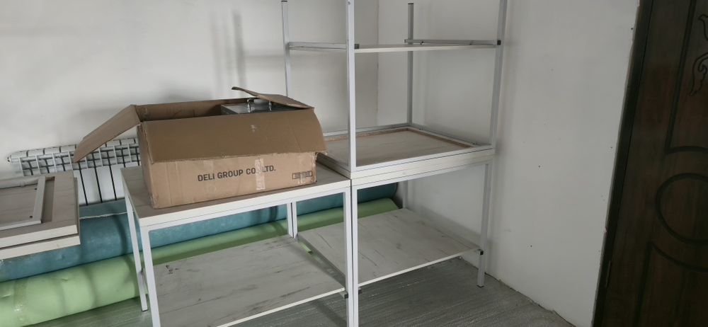 Кресло. Стеллаж,Стол сотилади