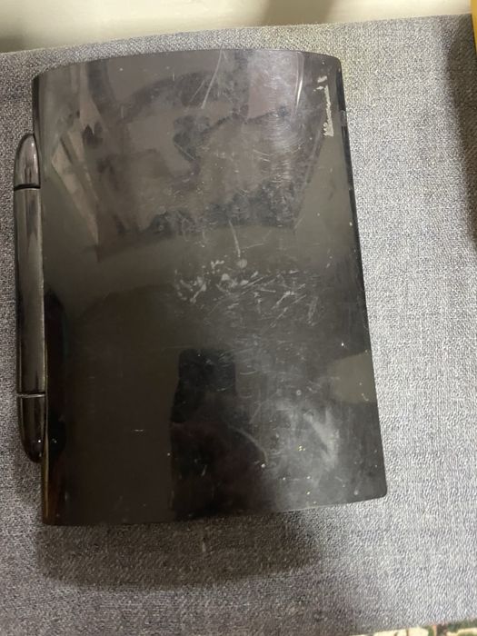Foto apparat va komputer sotiladi