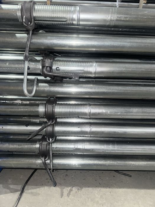 Оцинкованная телескопическая стойка 3.7м