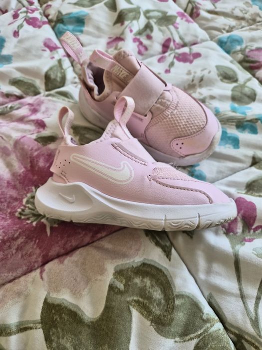 Обувки за момиче 23н.Adidas,Nike,Puma,Reebok,Tommy hilfiger