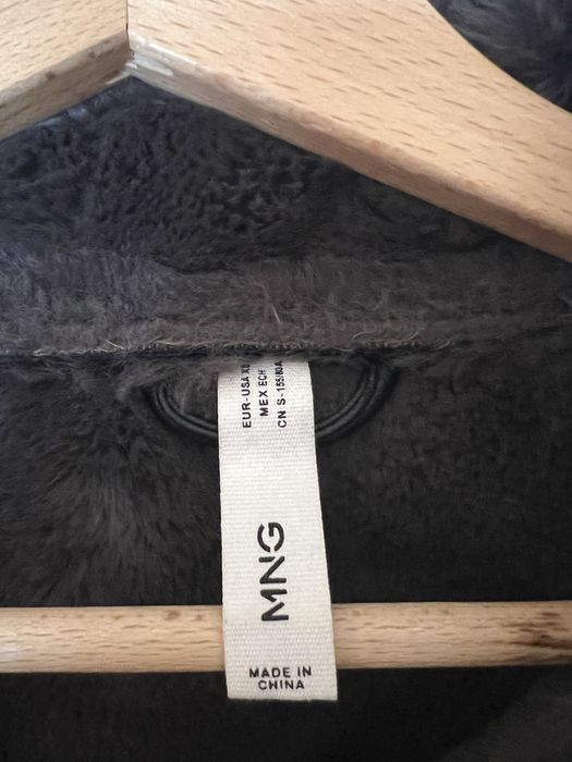 Кожено яке Mango