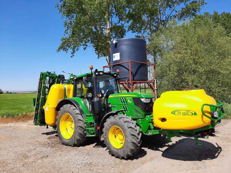 Aparat de erbicidat 2000 litri Gil Spania