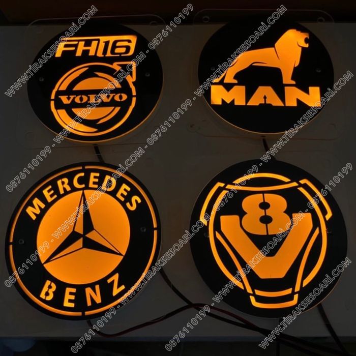 НОВИ 2 бр. Светещи табели за камиони, LED табели за камиони