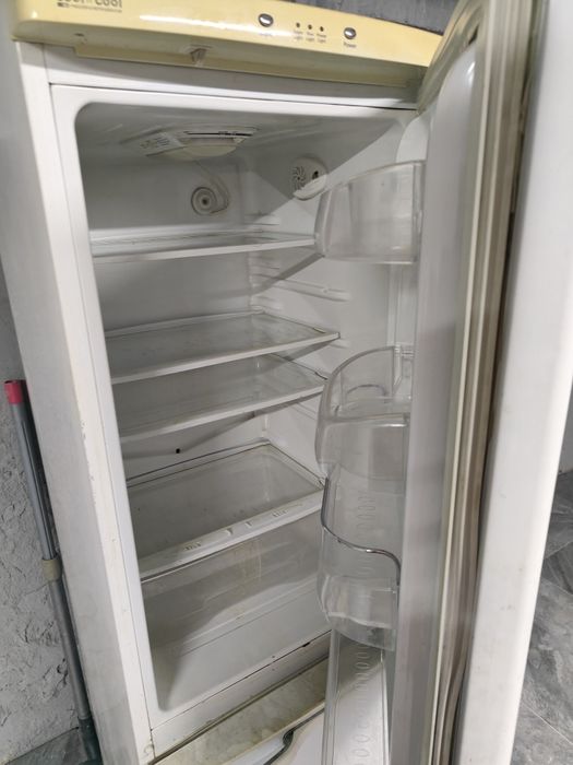 Холодильник Samsung