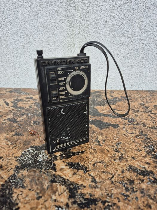 Radio receptor portabil marca Olimpic model 402,made in URSS