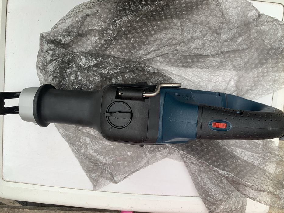 Bosch GSA 18V-32 /безчетков саблен трион/