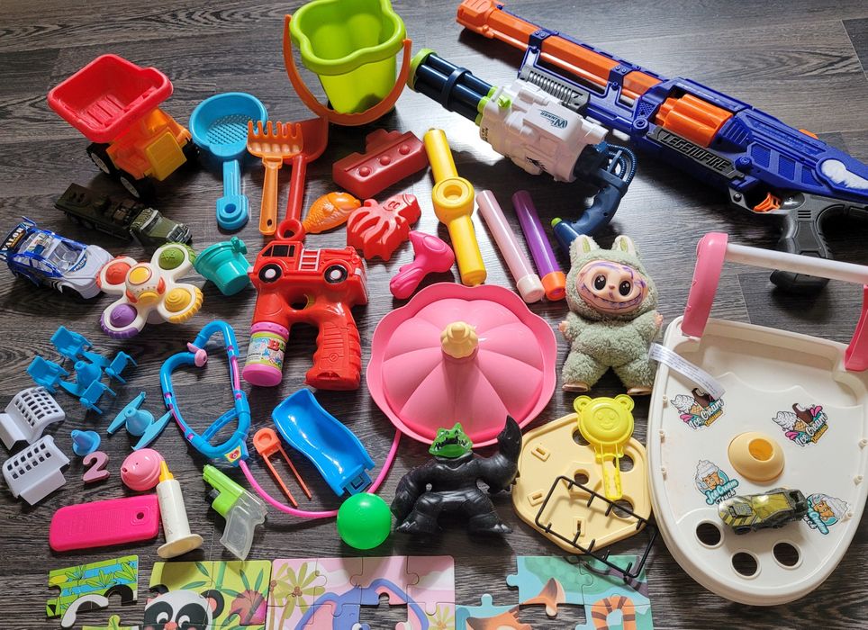 Продам игрушки разные все 2000