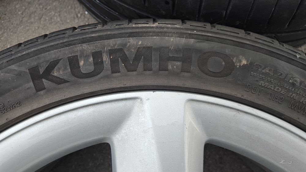 Продавам 19 ц. джанти с летни гуми Kumho