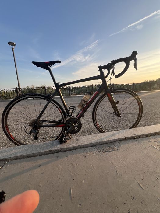 Продам велостпед Giant