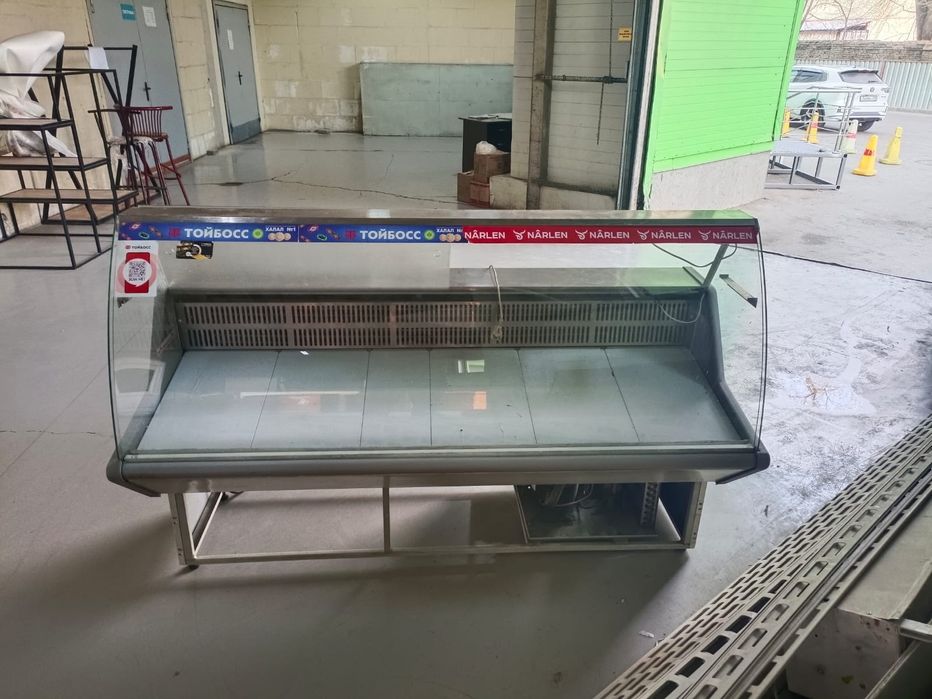 Продам витринный холодильник