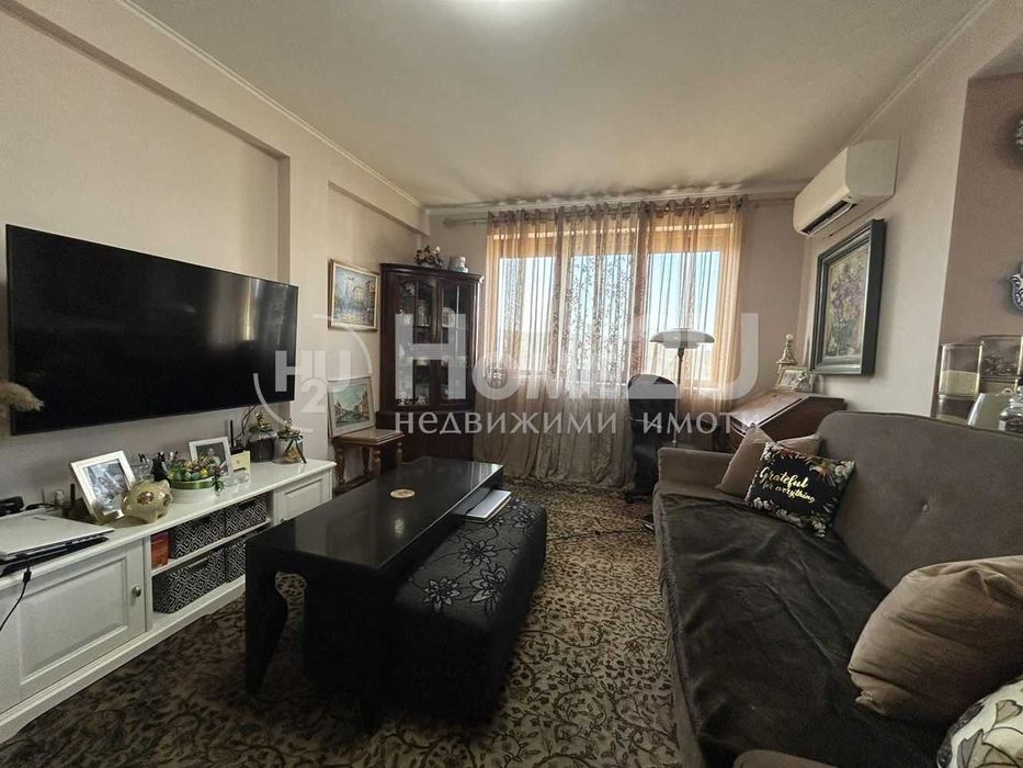 Продава се Тристаен апартамент в Варна, Аспарухово - 100 кв.м за 1600 €/кв.м - Снимка #2