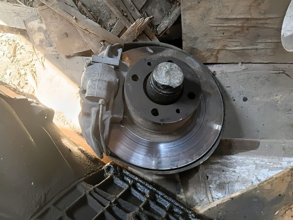 Продам на запчасти ваз 2107